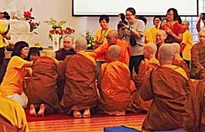 Malaysia: Lễ truyền y bát cho nữ tu Nam tông